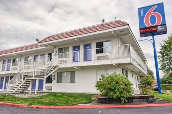 Foto van 1 tweepersoonsbed | Rookvrij - Vakantiehuis in Everett - Facilities