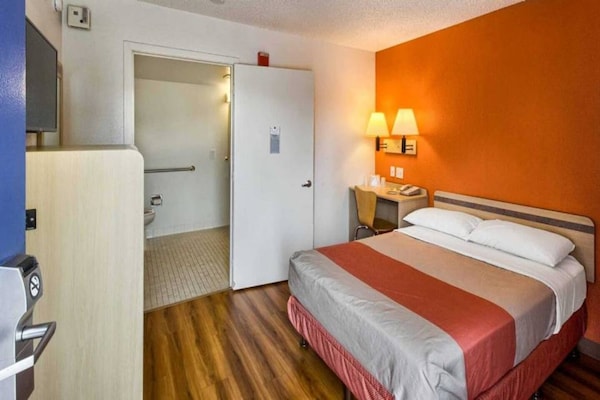 Foto van 1 tweepersoonsbed | Rookvrij - Vakantiehuis in Everett - BedRoom