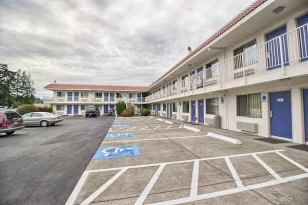 Foto van 1 tweepersoonsbed | Douche conform ADA/RI-normen - Vakantiehuis in Everett - Facilities