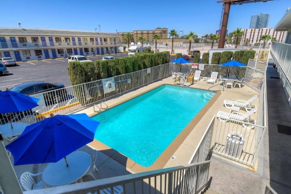 Foto van 2 tweepersoonsbedden | Rookvrij - Vakantiehuis in Las Vegas NV - HotelSwimmingPool