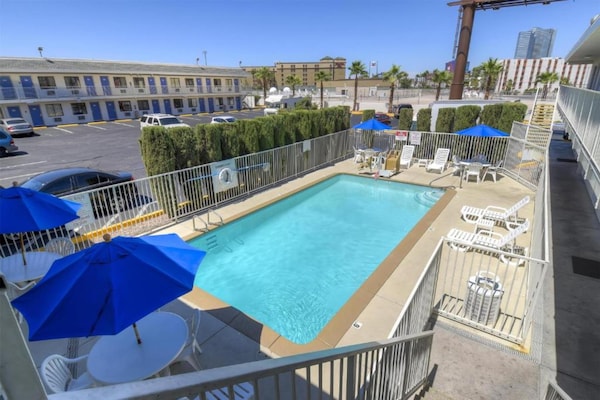 Foto van 2 tweepersoonsbedden | Rookvrij - Vakantiehuis in Las Vegas NV - HotelSwimmingPool