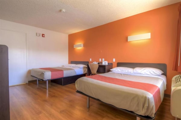 Foto van 2 tweepersoonsbedden | Rookvrij - Vakantiehuis in Las Vegas NV - BedRoom