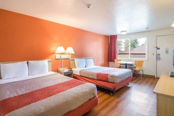 Foto van 2 tweepersoonsbedden (queensize) | Rookvrij - Vakantiehuis in Vancouver WA - BedRoom