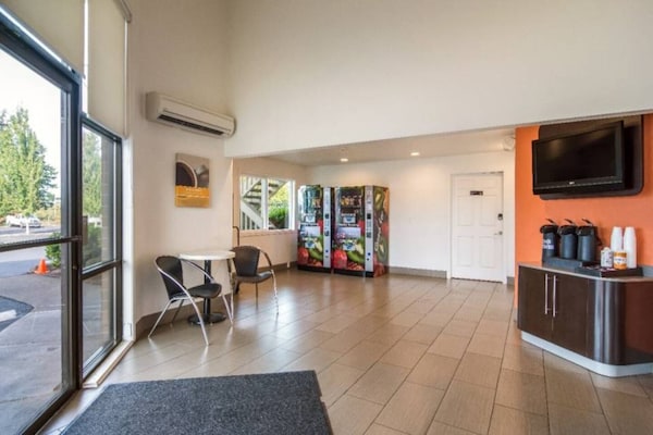 Foto van 2 tweepersoonsbedden (queensize) | Roken toegestaan - FloorPlan