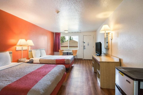 Foto van 2 tweepersoonsbedden (queensize) | Roken toegestaan - BedRoom