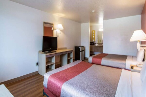 Foto van 2 tweepersoonsbedden (queensize) | Roken toegestaan - BedRoom