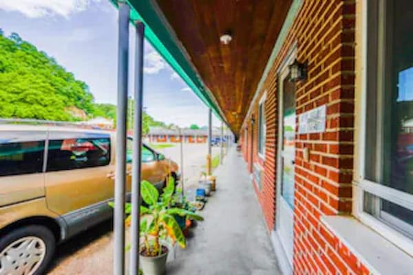 Foto van Beaver WV | Kingsize bed | Rookvrij - Vakantiehuis in Beaver WV - ExteriorSummer