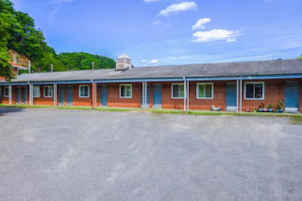 Foto van Beaver WV | Kingsize bed | Rookvrij - Vakantiehuis in Beaver WV - parking