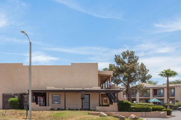Foto van 2 tweepersoonsbedden (queensize) | Rookvrij - Vakantiehuis in Barstow CA - ExteriorSummer