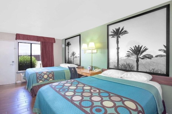 Foto van 2 tweepersoonsbedden (queensize) | Rookvrij - Vakantiehuis in Barstow CA - BedRoom