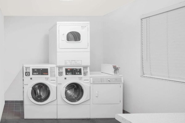 Foto van 2 tweepersoonsbedden (queensize) | Rookvrij - Vakantiehuis in Barstow CA - Facilities