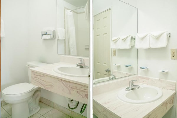 Foto van 2 tweepersoonsbedden (queensize) | Rookvrij - Vakantiehuis in Boise City, OK - BathRoom