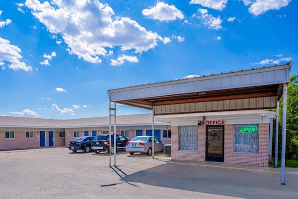 Foto van 2 tweepersoonsbedden (queensize) | Roken mogelijk - Vakantiehuis in Boise City, OK - Outdoor