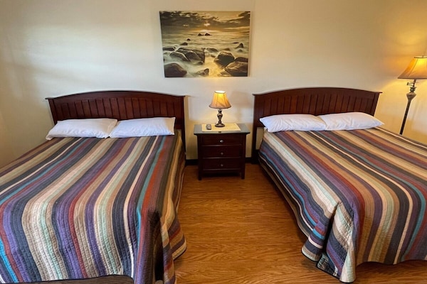 Foto van 2 tweepersoonsbedden | Rookvrij - Vakantiehuis in Cadiz OH - BedRoom