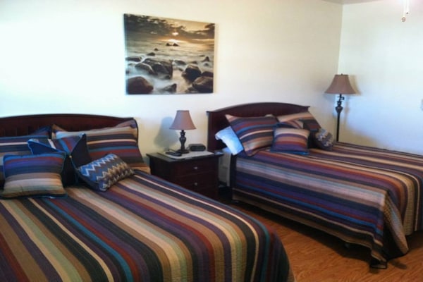 Foto van 2 tweepersoonsbedden | Rookvrij - Vakantiehuis in Cadiz OH - BedRoom