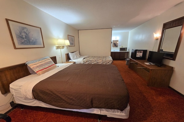 Foto van 2 tweepersoonsbedden (queensize) Niet-roken - Vakantiehuis in Eagle Grove, IA - BedRoom