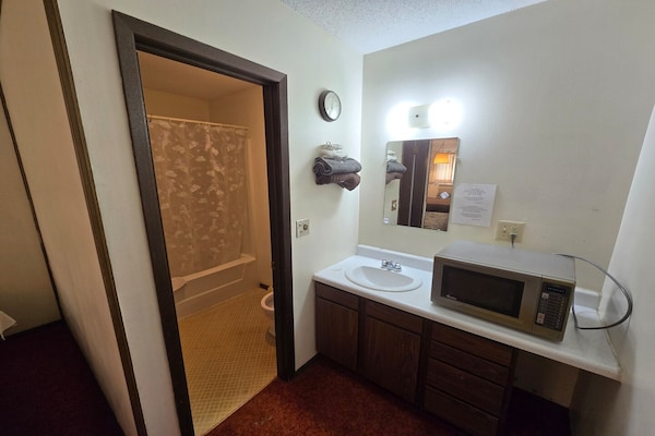 Foto van 2 tweepersoonsbedden (queensize) Niet-roken - Vakantiehuis in Eagle Grove, IA - BedRoom