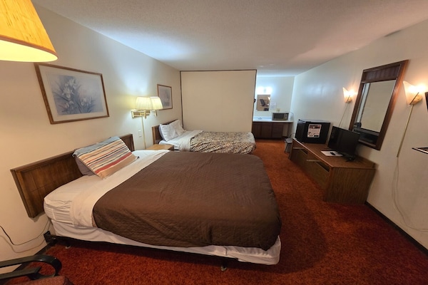 Foto van 2 tweepersoonsbedden (queensize) Niet-roken - Vakantiehuis in Eagle Grove, IA - BedRoom