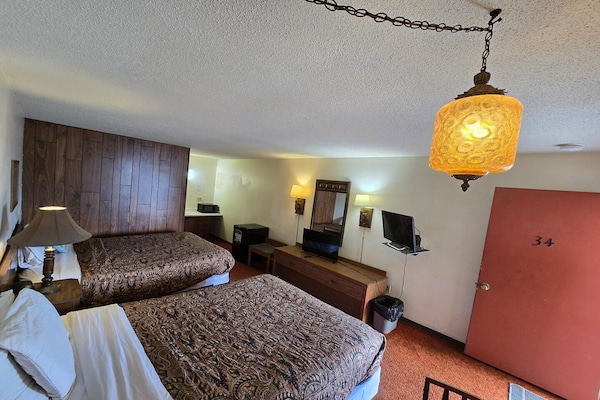 Foto van 2 tweepersoonsbedden (queensize) Niet-roken - Vakantiehuis in Eagle Grove, IA - BedRoom