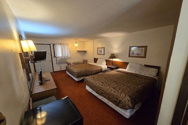 Foto van 2 tweepersoonsbedden (queensize) Niet-roken - Vakantiehuis in Eagle Grove, IA - BedRoom