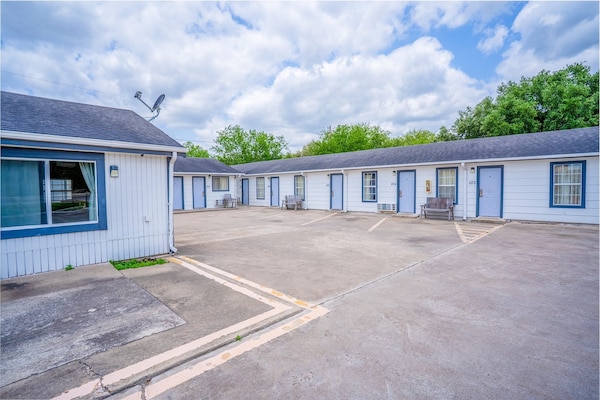 Foto van 2 Queensize bedden | Smk | Falfurrias TX - Vakantiehuis in Falfurrias TX - ExteriorSummer