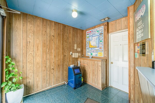 Foto van 2 Queensize bedden | Smk | Falfurrias TX - Vakantiehuis in Falfurrias TX - HallReception