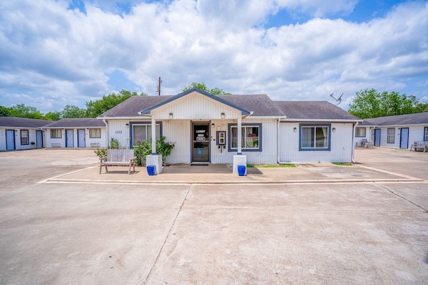 Foto van 2 Queensize bedden | Smk | Falfurrias TX - Vakantiehuis in Falfurrias TX - ExteriorSummer