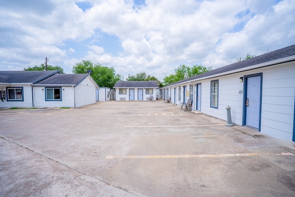 Foto van 2 Queensize bedden | Smk | Falfurrias TX - Vakantiehuis in Falfurrias TX - ExteriorSummer