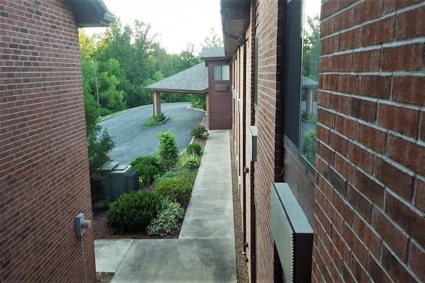 Foto van 2 Dubbele Bedden Niet Roken - Vakantiehuis in Fulton, MO - ExteriorSummer