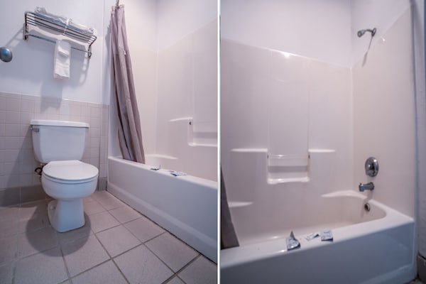 Foto van 2 tweepersoonsbedden (queensize) | Rookvrij - Vakantiehuis in Galveston TX - BathRoom
