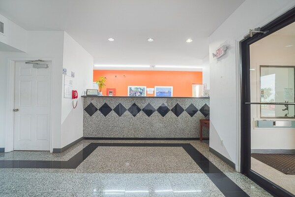 Foto van 2 tweepersoonsbedden (queensize) | Rookvrij - Vakantiehuis in Galveston TX - HallReception
