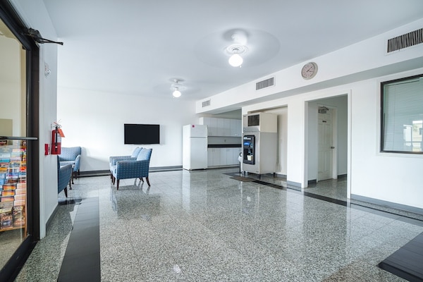 Foto van 2 tweepersoonsbedden (queensize) | Rookvrij - Vakantiehuis in Galveston TX - FloorPlan