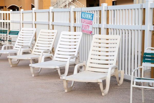 Foto van 2 tweepersoonsbedden (queensize) | Rookvrij - Vakantiehuis in Galveston TX - Pool