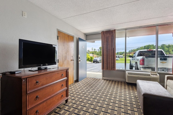 Foto van 2 tweepersoonsbedden (queensize) | Rookvrij - Vakantiehuis in Greeneville, TN - BedRoom