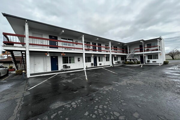 Foto van 2 tweepersoonsbedden (queensize) | Rookvrij - Vakantiehuis in Longview WA - ExteriorSummer