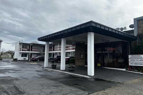 Foto van 2 tweepersoonsbedden (queensize) | Rookvrij - Vakantiehuis in Longview WA - ExteriorSummer