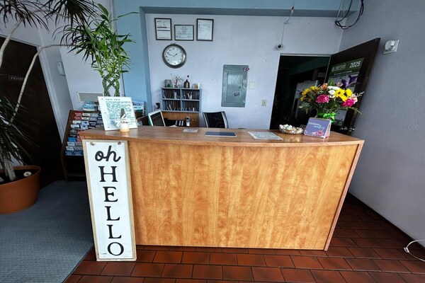Foto van 2 tweepersoonsbedden (queensize) | Rookvrij - Vakantiehuis in Longview WA - HallReception