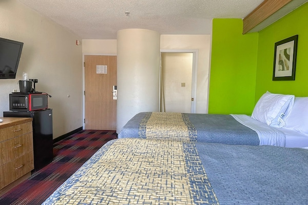 Foto van 2 tweepersoonsbedden | Rookvrij - Vakantiehuis in Memphis - BedRoom