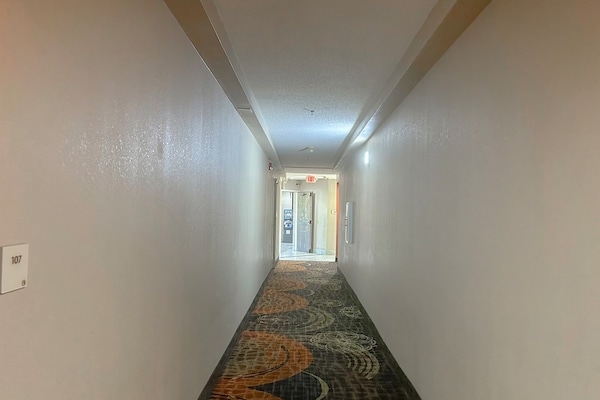 Foto van 2 tweepersoonsbedden | Rookvrij - Vakantiehuis in Memphis - FloorPlan