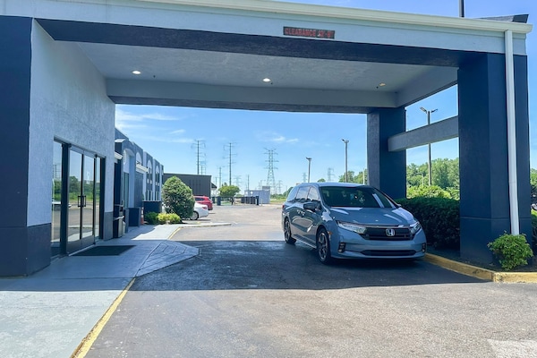 Foto van 2 tweepersoonsbedden | Roken toegestaan - Vakantiehuis in Memphis - ExteriorSummer