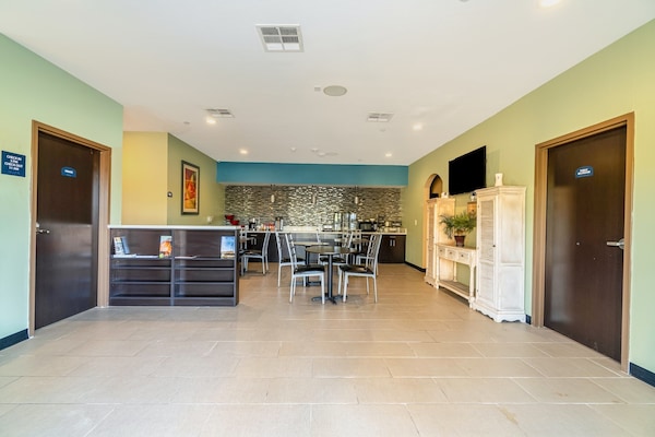 Foto van 2 tweepersoonsbedden (queensize) | Rookvrij - Vakantiehuis in Moulton, TX - HallReception