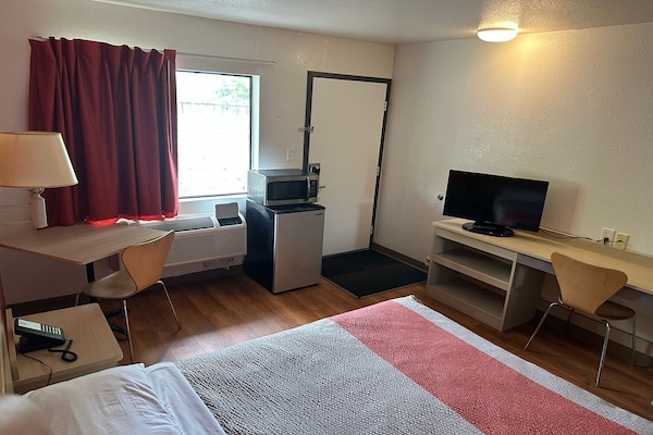 Foto van 1 tweepersoonsbed (queensize) | Rookvrij | Magnetron - BedRoom