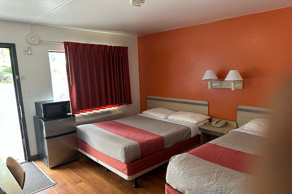 Foto van 2 tweepersoonsbedden | Rookvrij - Vakantiehuis in New Cumberland, PA - BedRoom