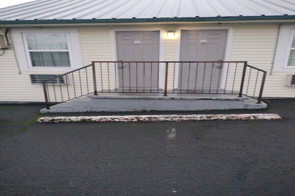 Foto van 2 Queensize bedden | SMK | Portland, Oregon - Vakantiehuis in Portland OR - ExteriorSummer