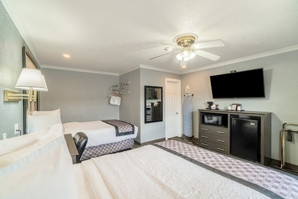 Foto van 2 tweepersoonsbedden|Kitchenette|NSMK - Vakantiehuis in Snyder TX - BedRoom