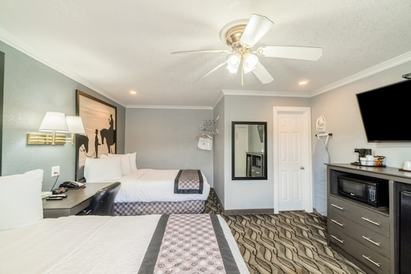 Foto van 2 tweepersoonsbedden|Kitchenette|NSMK - Vakantiehuis in Snyder TX - BedRoom