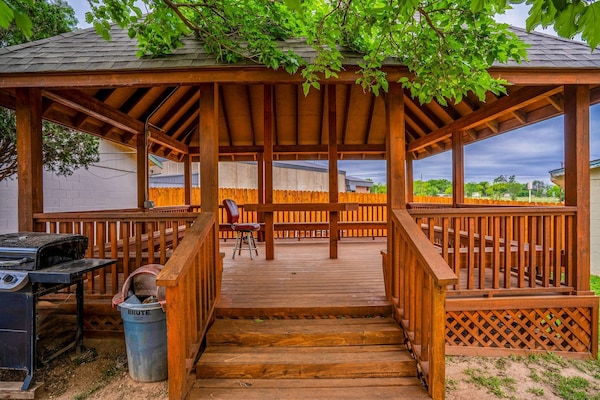 Foto van 2 tweepersoonsbedden|Kitchenette|NSMK - Vakantiehuis in Snyder TX - Facilities