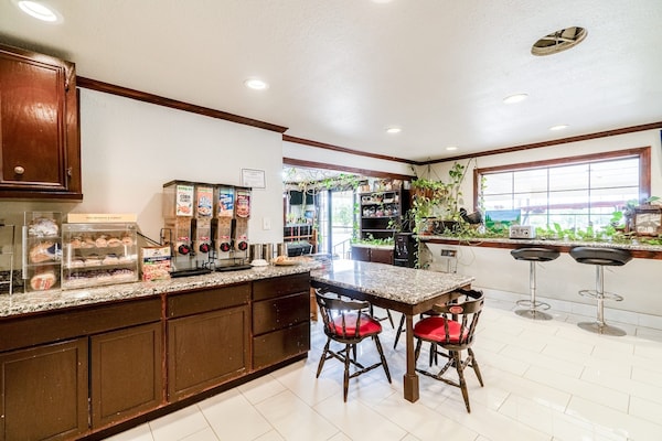 Foto van 2 tweepersoonsbedden|Kitchenette|NSMK - Vakantiehuis in Snyder TX - Kitchen