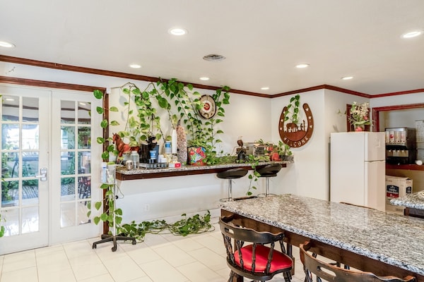 Foto van 2 tweepersoonsbedden|Kitchenette|NSMK - Vakantiehuis in Snyder TX - Kitchen