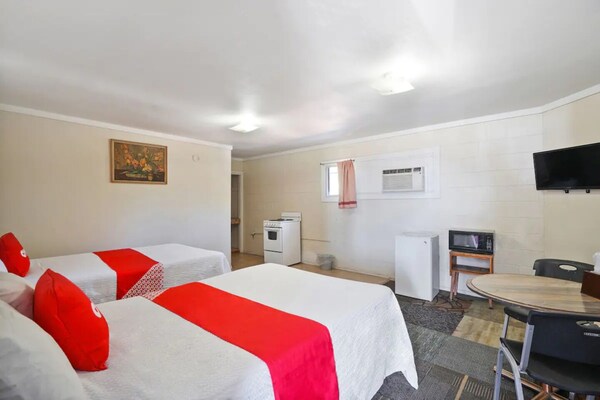 Foto van 3 tweepersoonsbedden met kitchenette - Vakantiehuis in Alpine TX - BedRoom